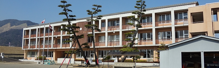 西江小学校外観の写真