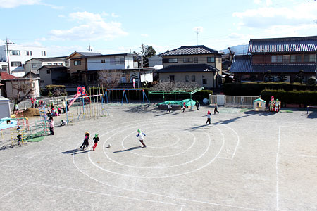 上から見た園庭の写真
