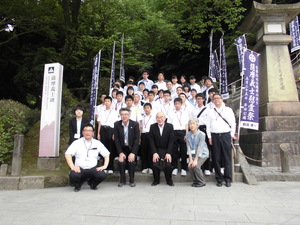 薩摩義士碑参拝の画像