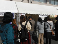 海津市産業感謝祭でのアンケートの様子の写真